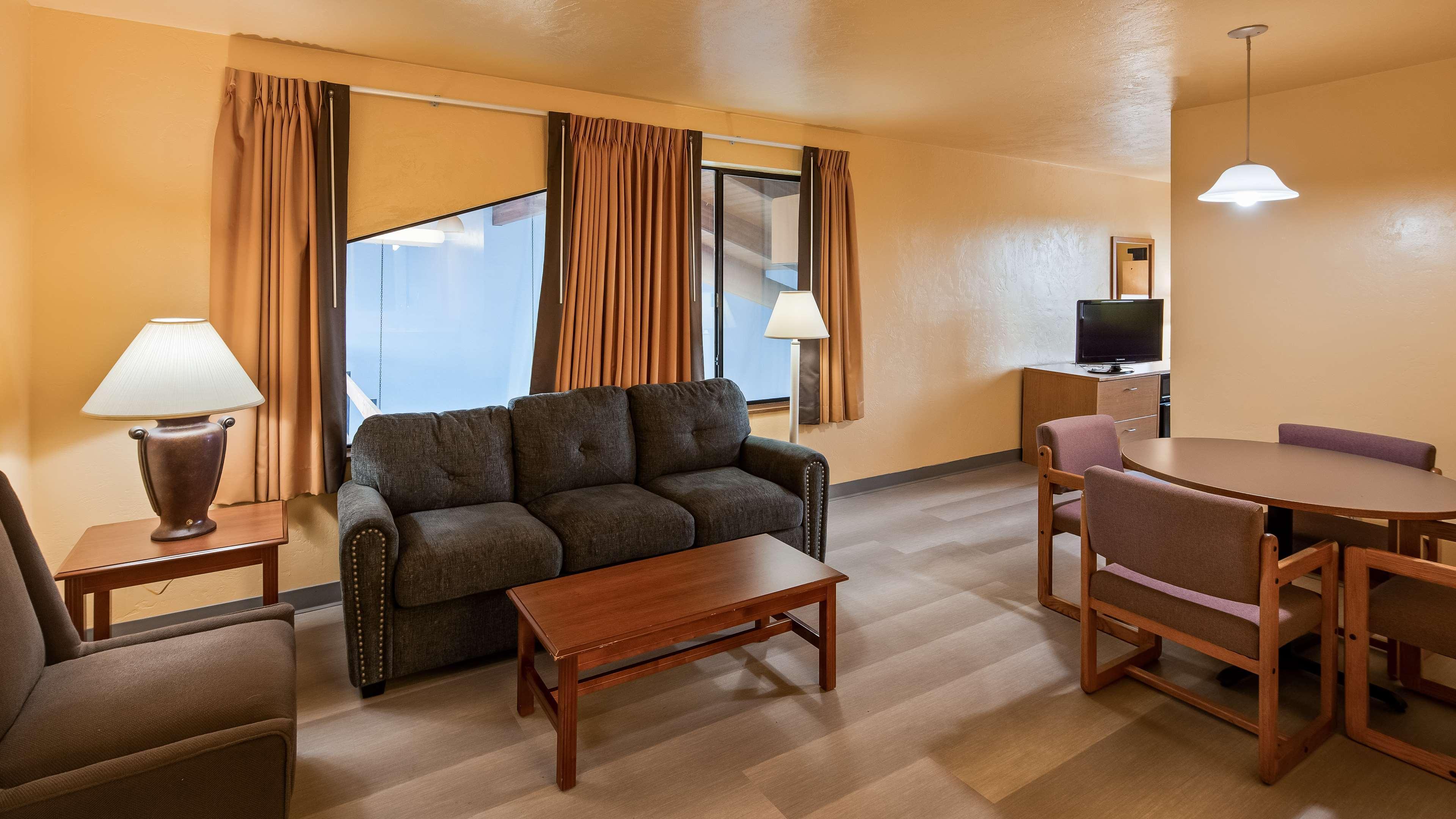 Surestay Hotel By Best Western Ellensburg Exterior photo
